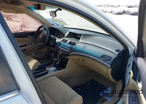 2011 Honda Accord 2.4 Lx z USA, uszkodzony, nr VIN 1HGCP2F39BA012927